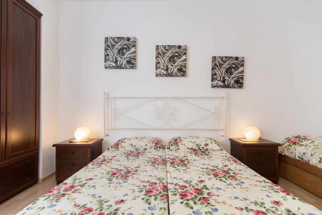 Le Rose B&B Ρώμη Δωμάτιο φωτογραφία