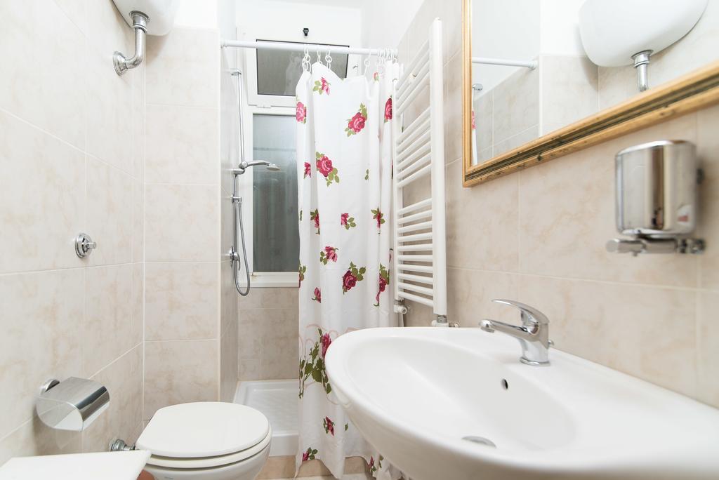 Le Rose B&B Ρώμη Δωμάτιο φωτογραφία